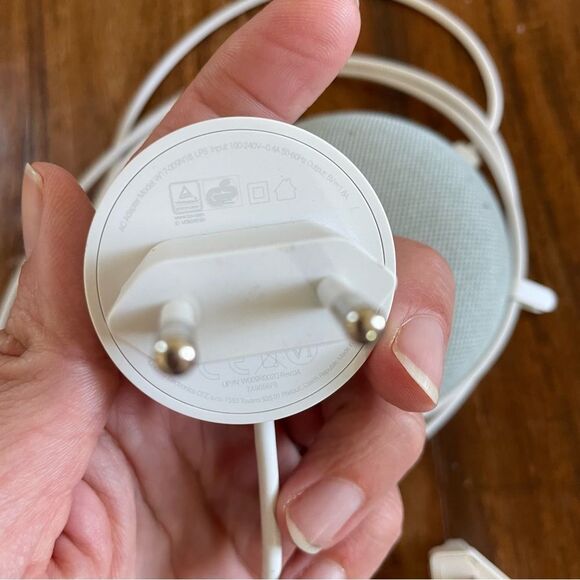 Google Nest Mini in Light Gray - Picture 6 of 8